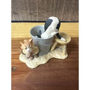 1984 Lowell Davis Schmid Figurine "Barn Cats" Drinking Milk From Bucket
